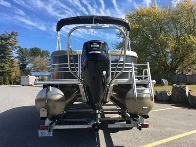 Legend Tri-Pontoon Boat For Sale
