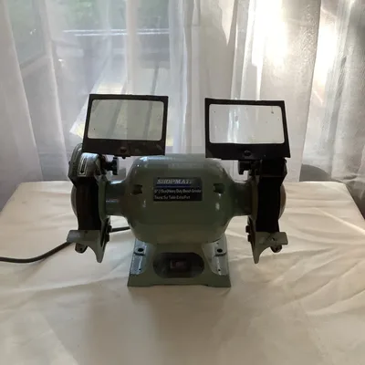 Bench grinder