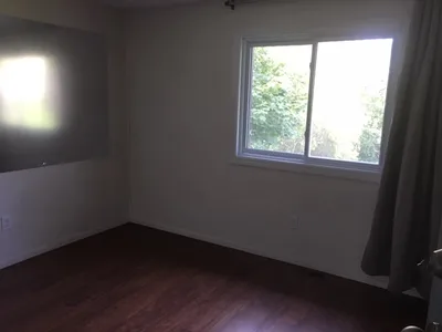 ALL INCLUSIVE WALKING DISTANCE TO SLC & QUEEN'S W. CAMPUS