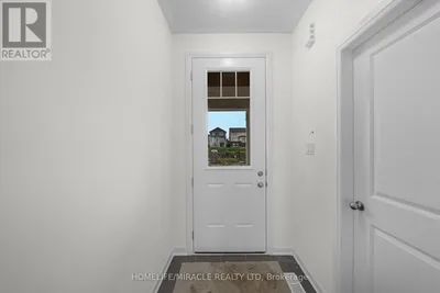 8 ROYAL OAK CRESCENT Loyalist (Bath), Ontario