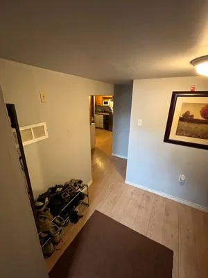 Downtown furnished room available now