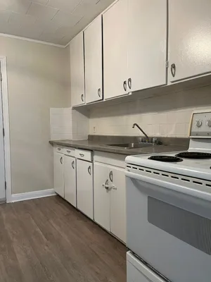 Move in Ready!  2 bedroom 1 bathroom Apartment