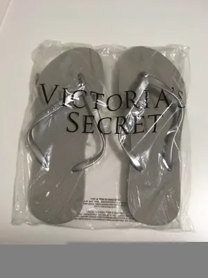 VICTORIA’S SECRET PINK - M 7/8 - NWT - SILVER GREY FLIP FLOPS