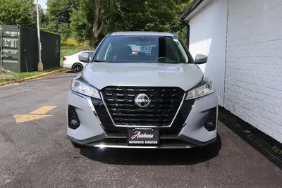 2024 Nissan Kicks S ONLY 14,950KM!