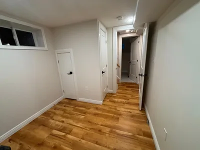 Renovated Room in 4-Bedroom Student House — 77 Helen Street