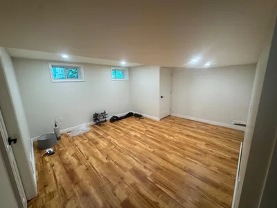 Renovated Room in 4-Bedroom Student House — 77 Helen Street