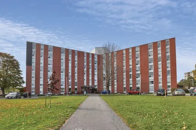 2 Bedroom Apartment for Rent - 90 Curtis Crescent