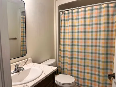 Single room For females in Belleville