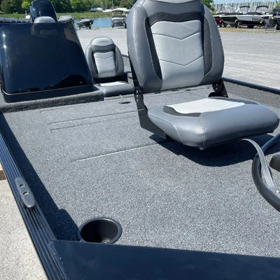 2026 Lowe Boats Skorpion 17