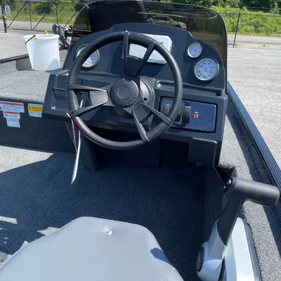 2026 Lowe Boats Skorpion 17