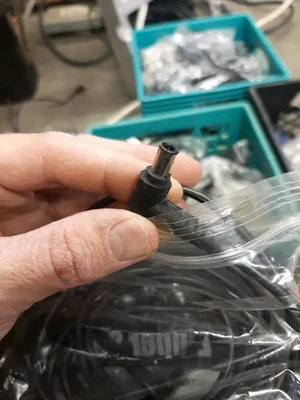 Sony ac adapter output 19.5 V 3.9 A