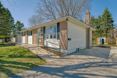 Bright & Spacious 3 Bedroom Main Floor Unit – All Inclusive | $2