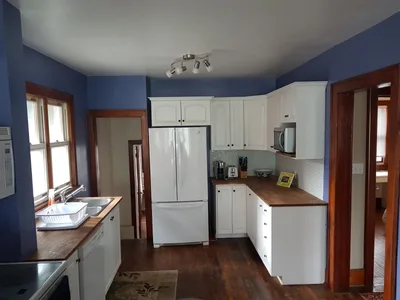 Beautiful private room with separate entrance - mature grad Oct