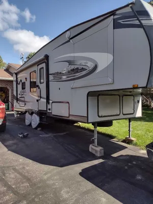 2012 Jayco 5th wheel 26.5 RKS