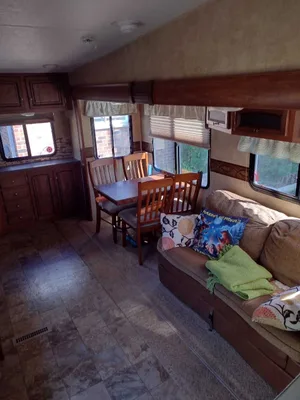 2012 Jayco 5th wheel 26.5 RKS