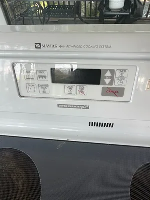 Maytag Stove  - Very nice condition $200 obo
