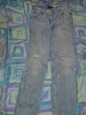 Free 32" jeans