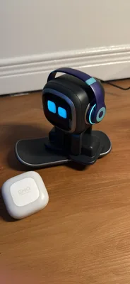 Living AI EMO Desktop Pet