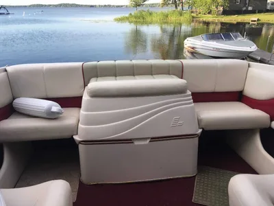 1995 Larson SEI 194 Bowrider w/ 190 HP MerCruiser & Trailer