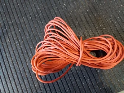 EXTENSION CORD