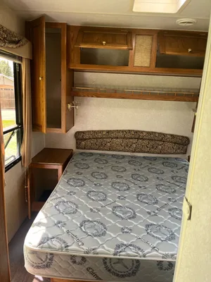 2000 31’ Golden Falcon Touring in great shape