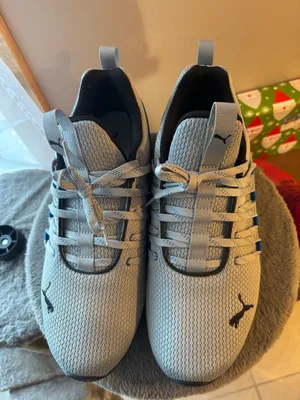 Men size 10 Puma