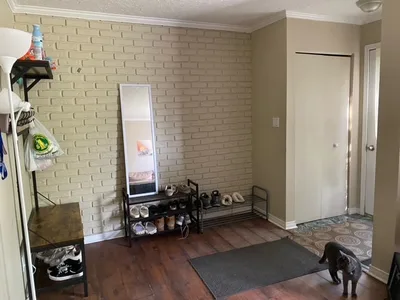 1 Bedroom SLC or Queen's West Campus 4 bed female house for NOV