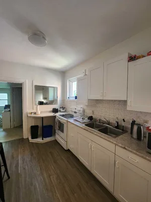 Room for Sublet, 5 Min Walk to Campus ($1000/mo)