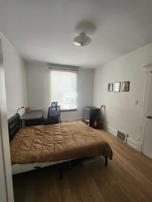 Room for Sublet, 5 Min Walk to Campus ($1000/mo)