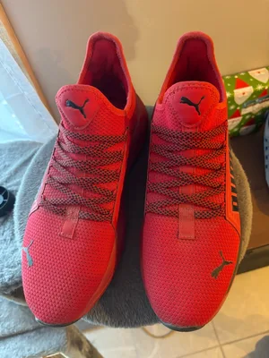 Men size 10 Puma