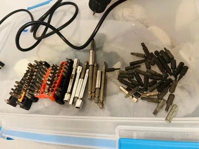 Works great SKIL Corded Power Drill with Drill Bits
