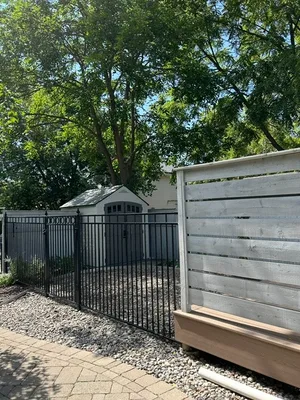 ONE MONTH FREE!! STUNNING MAIN FLOOR 2 BDRM IN OLD EAST HILL !!