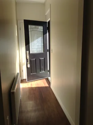 ONE MONTH FREE!! STUNNING MAIN FLOOR 2 BDRM IN OLD EAST HILL !!