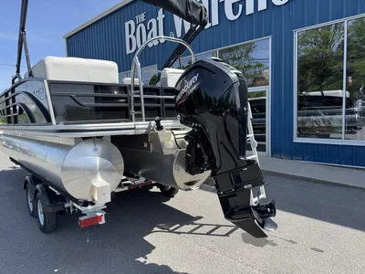 2026 Lowe Boats SS 230 WV TRI-TOON MERCURY 115HP
