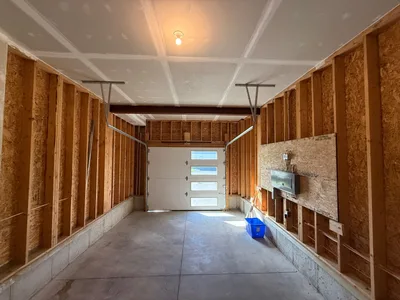 Two-storey 4 bedroom house in Amherstview- 9 Erie Court