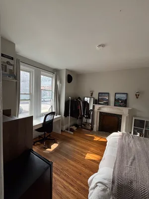 Winter 2027 Queen’s Sublet — 5 Min to Campus