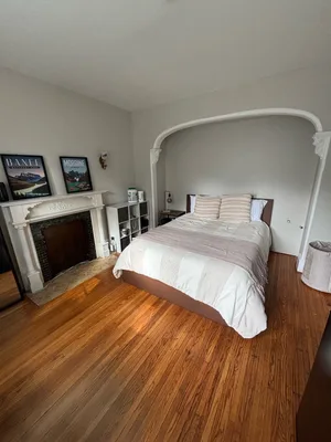 Winter 2027 Queen’s Sublet — 5 Min to Campus