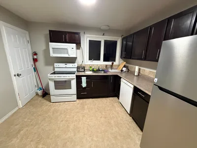 Kingston Rooms for Rent | $850+ | Utilities & Wi-Fi Included