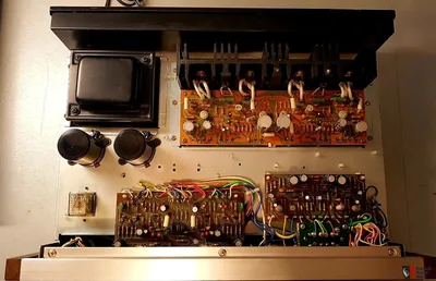 Vintage Pioneer SA-7100 stereo amplifier