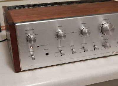Vintage Pioneer SA-7100 stereo amplifier