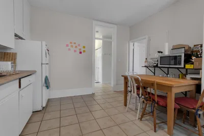 75 Rideau St, Unit 2, Kingston, ON K7K 2Z8, Canada