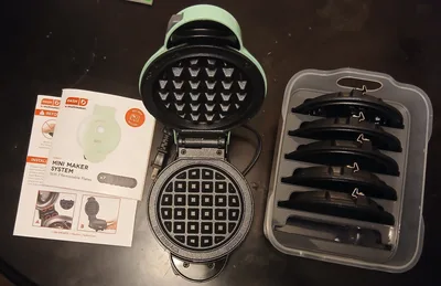 *BRAND NEW* Dash Multi-Plate Mini Waffle Maker Bundle