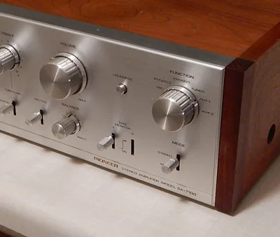 Vintage Pioneer SA-7100 stereo amplifier