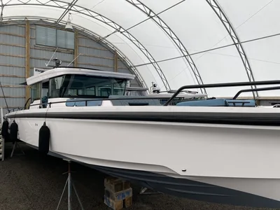2025 Axopar 37 XC CROSS CABIN