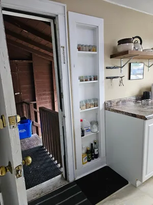 character one bedroom + den