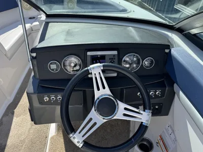 2012 Four Winns Horizon 210
