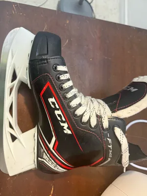 CCM JetSpeed FT345 hockey skates