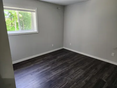 ALL-INCLUSIVE: Modern 2-Bed Garden Walkout with Private Yard
