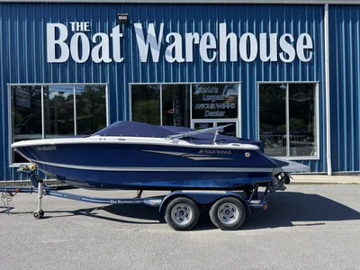 2012 Four Winns Horizon 210