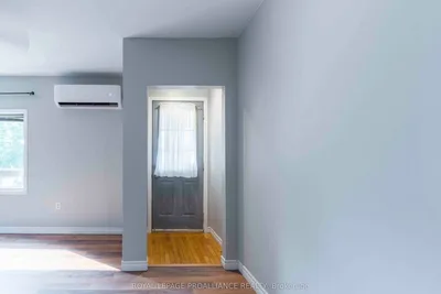 2 bedroom 1 bath - house for rent